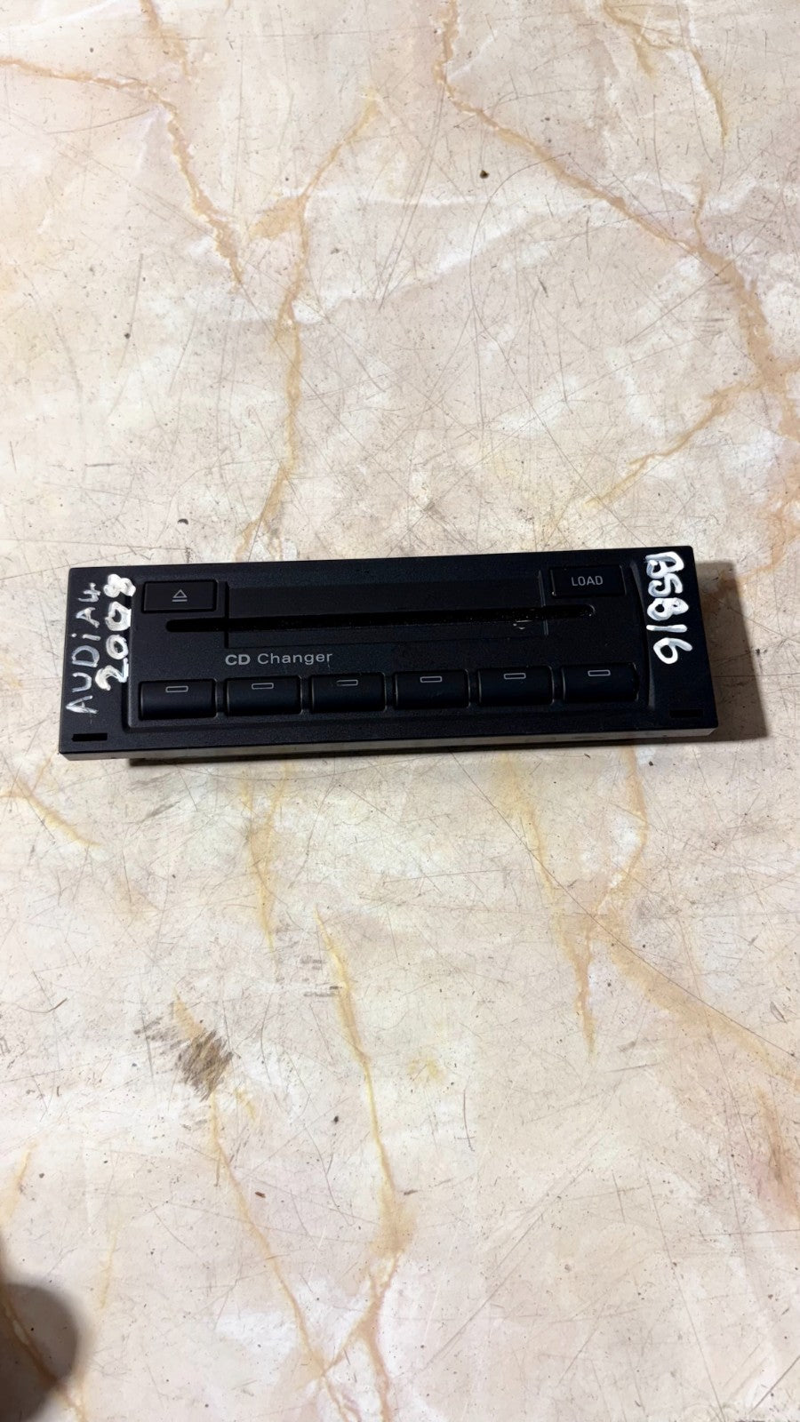 Audi A4 8P 2008 CD DVD changer CFE00392