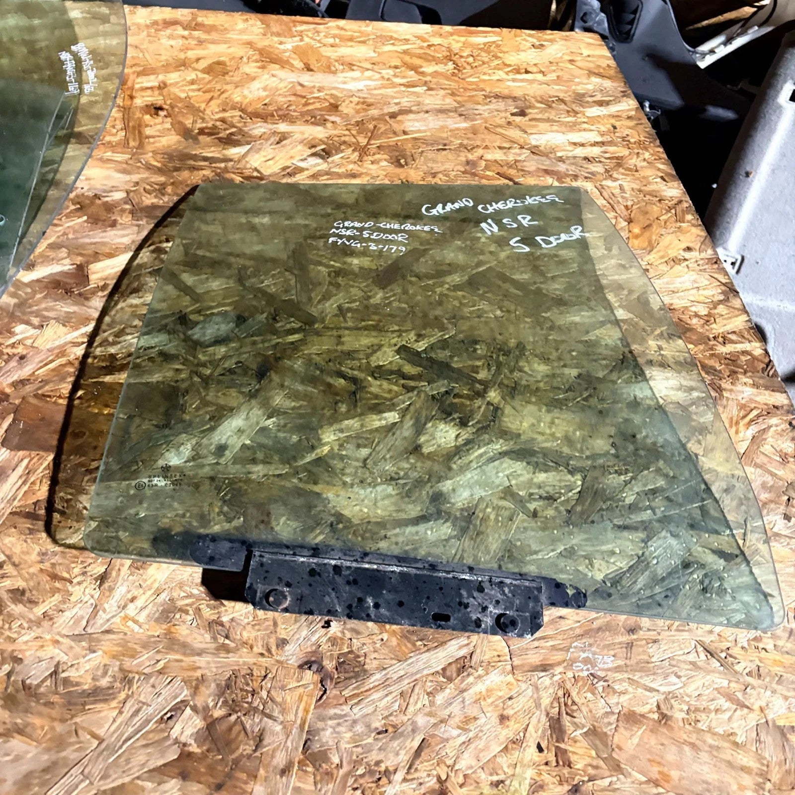 Jeep Grand Cherokee Rear Left Door Window Glass NSR Passenger Drop Glass 5 Door