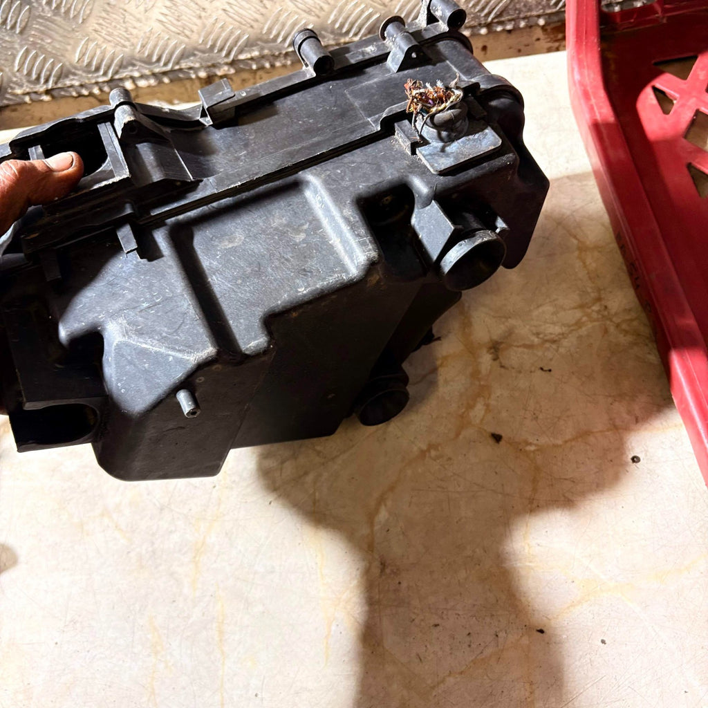 Porsche Cayenne 2003-2009 Under Bonnet Fuse Box 7L0010338A