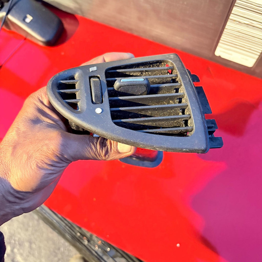 JAGUAR X-TYPE 2005 FRONT LEFT PASSENGER SIDE AIR VENT TRIM 9X43-6725-BA