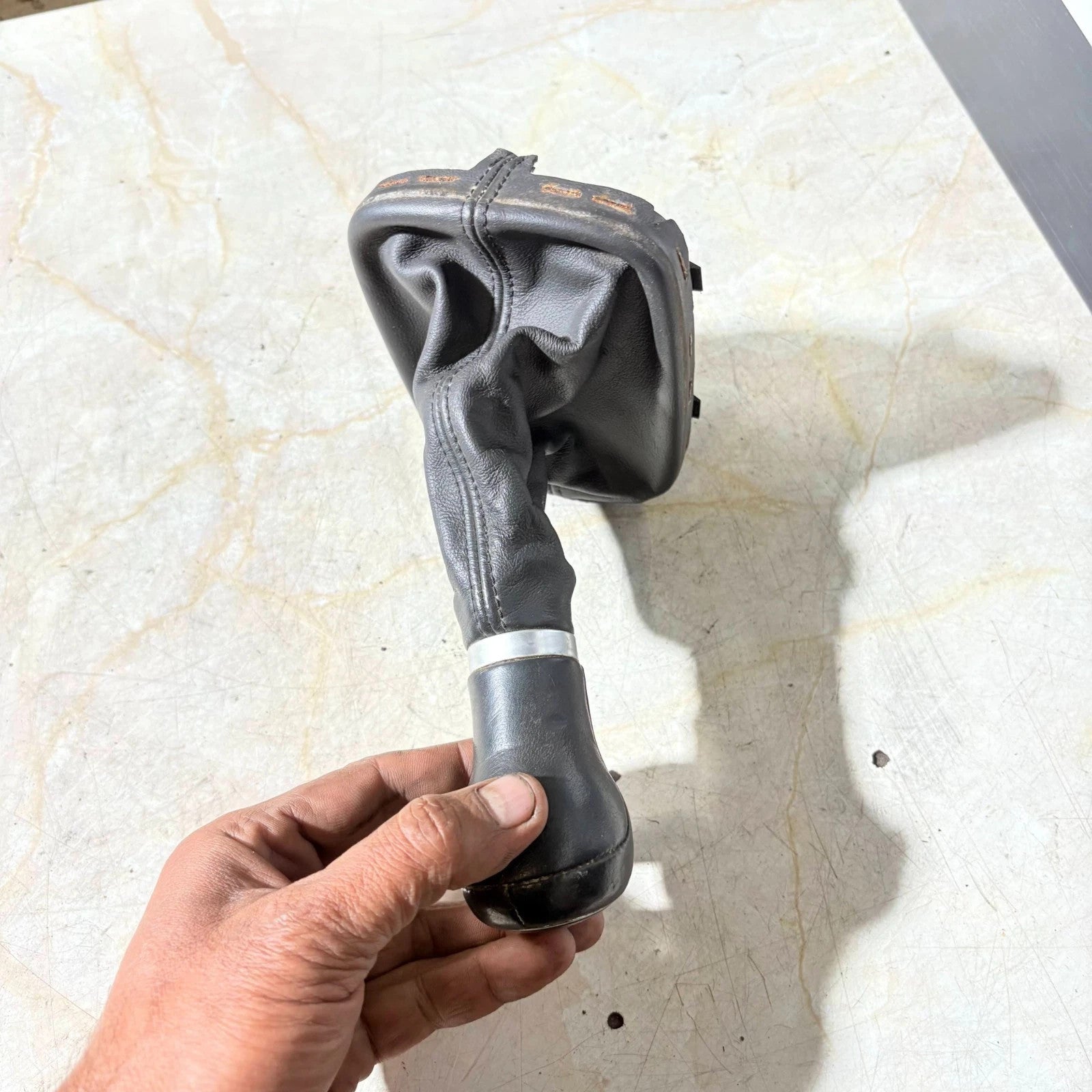 AUDI A1 8X 2010-2018 5 SPEED GEAR KNOB AND GAITER 8P0863279A