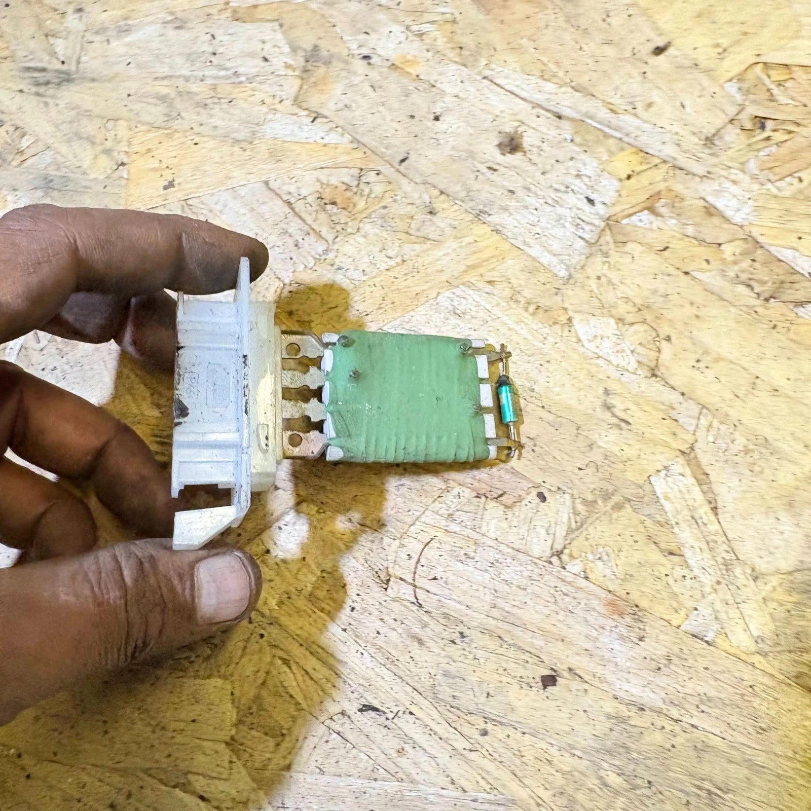 SKODA SUPERB 08-15 HEATER BLOWER MOTOR RESISTOR