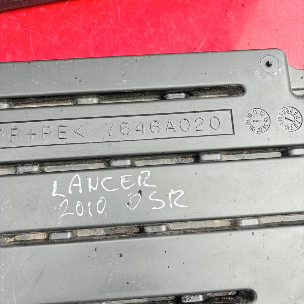 Mitsubishi Lancer Estate GS2 Rear Tailgate Drivers Side Storage Lid7646A020-2010