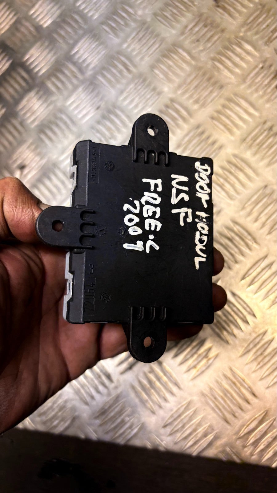 2007 LAND ROVER FREELANDER 2 N/S/F DOOR CONTROL MODULE 6G9T14B533KL