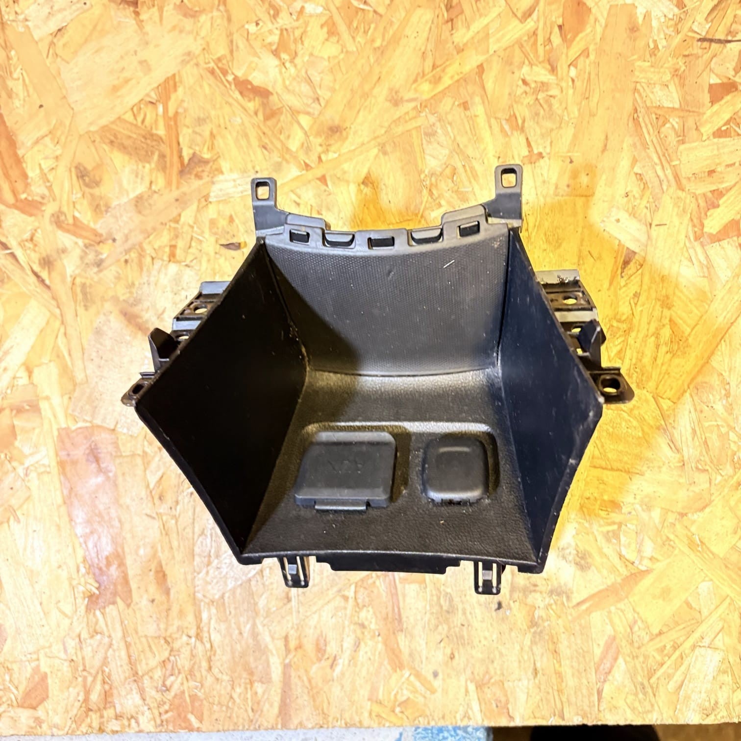 Vauxhall Mokka 2013 Hatchback Black Storage Compartment 95080702 20874710
