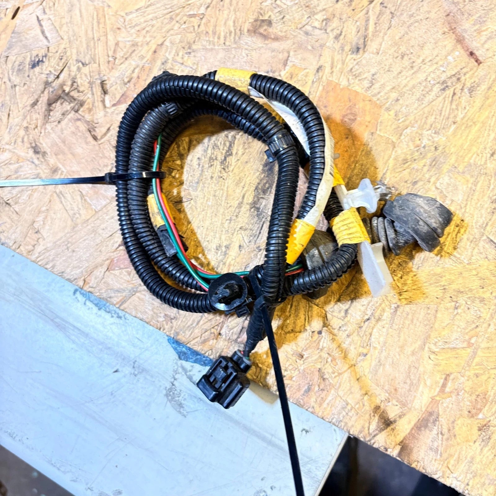 PEUGEOT 107 MK1 2005-2014 NSR PASSENGER REAR LEFT DOOR WIRING LOOM 821530H010G