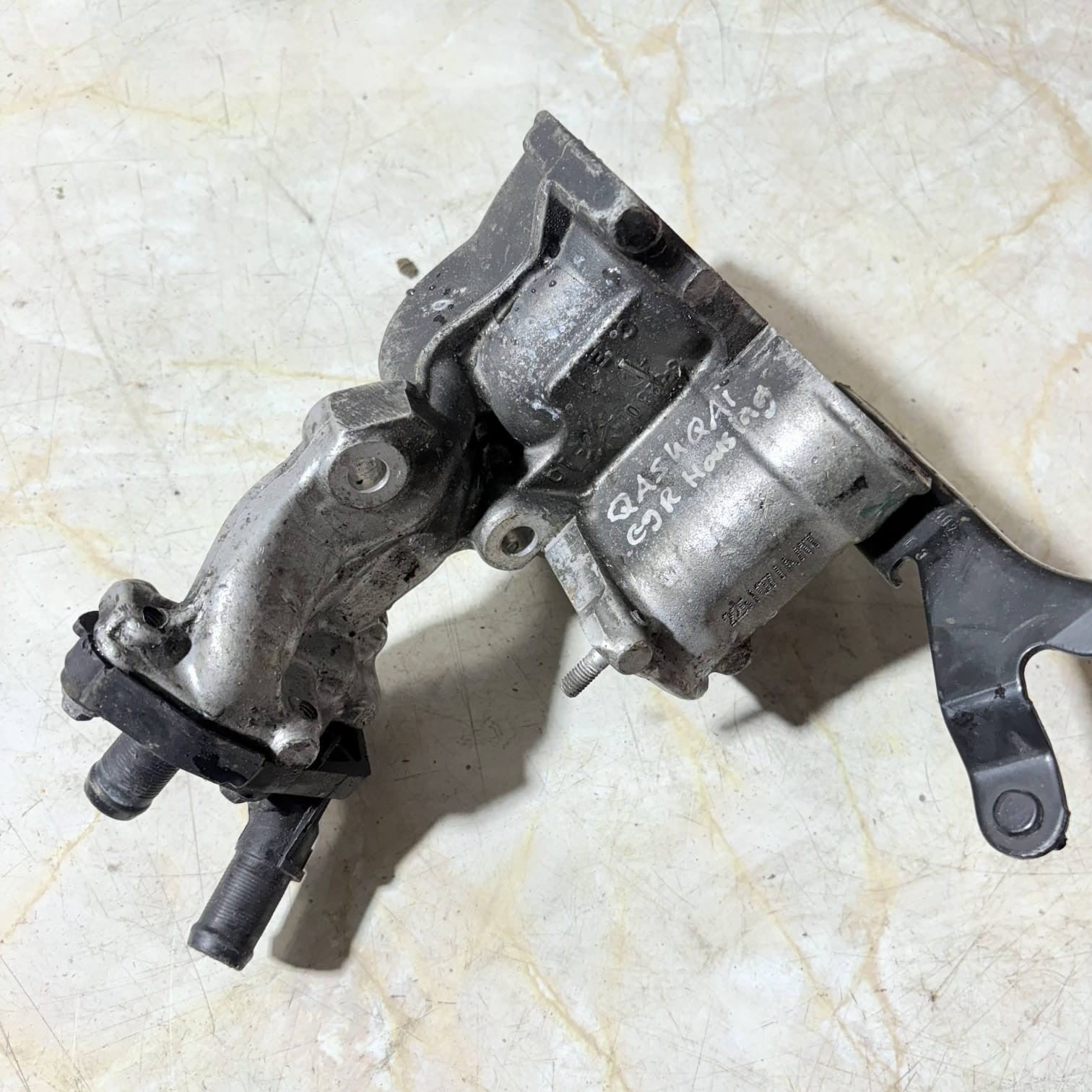 NISSAN QASHQAI TEKNA 1.5 DCI EGR VALVE COOLER HOUSING BRACKET FLANG 3-52301