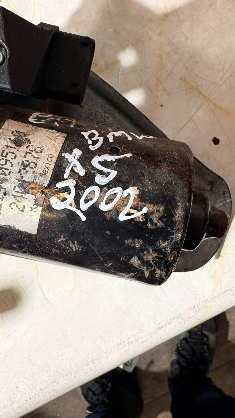 2002 BMW X5 E53 Front Windscreen Wiper Motor & Linkage 475196