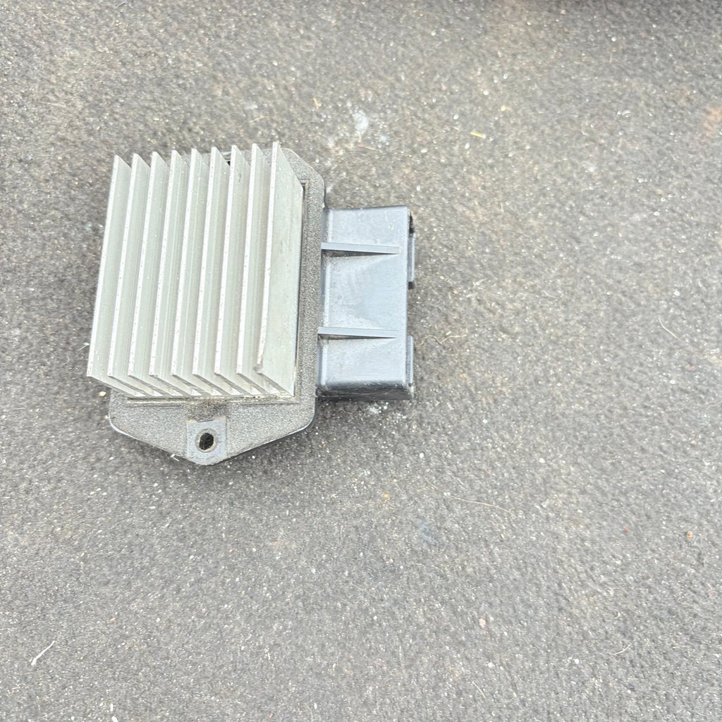 MITSUBISHI SHOGUN 2001  AUTO HEATER RESISTOR 499300-2110