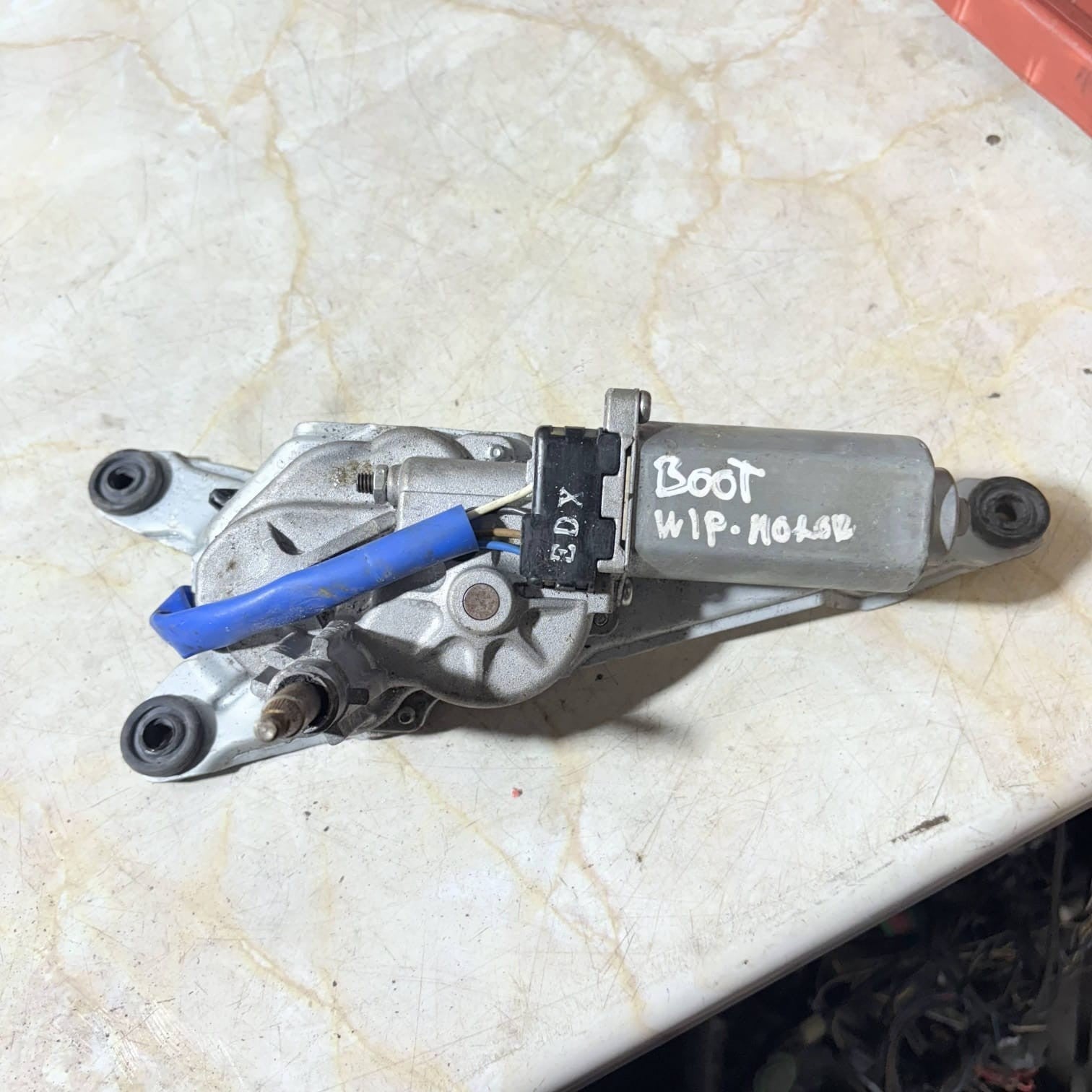 HYUNDAI I20 5 DR HATCH 1.2 WIPER MOTOR (REAR) 98710-1J000