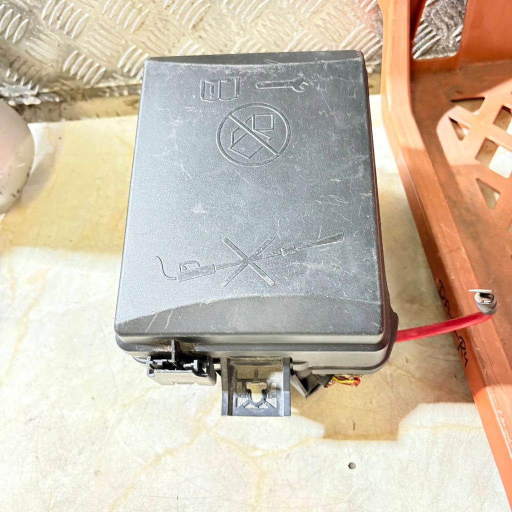 Chevrolet Aveo Mk2 T300 2011-2015 Under Bonnet Fuse Box 95462806