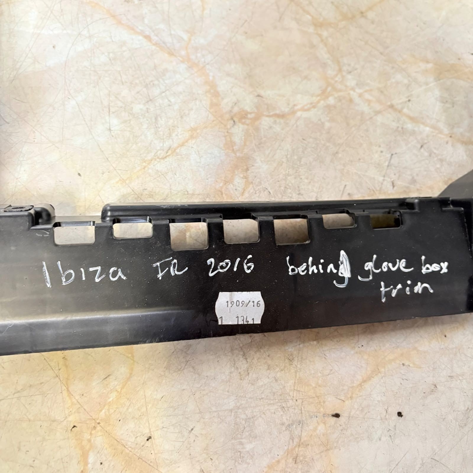 6p1857022 Interior 09685-000 Seat Ibiza DE2254727-21-2016