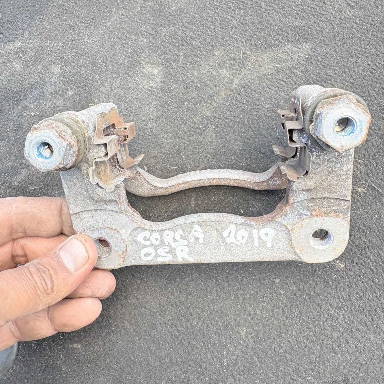 BRAKE CALIPER BRACKET FOR VW PASSAT 2019 AUDI RIVER REAR 187477096411 OSR