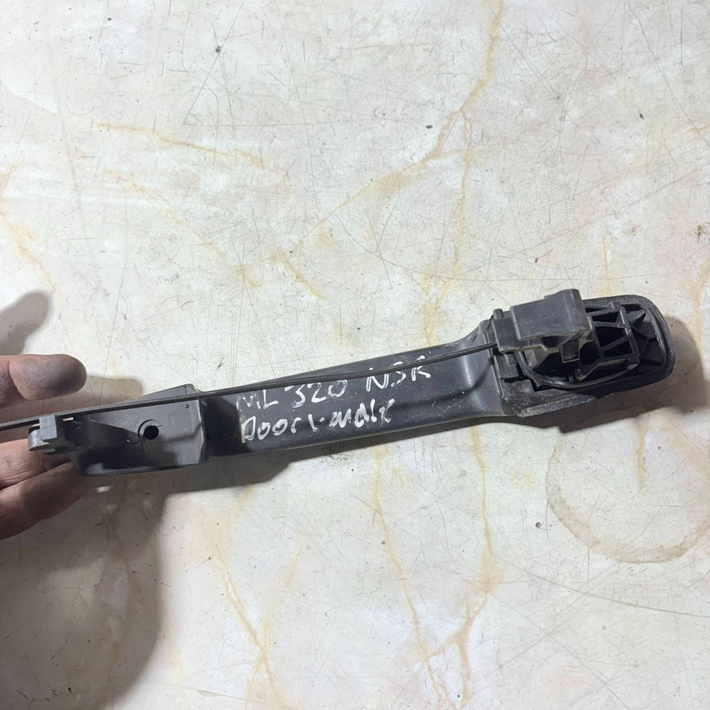 MERCEDES-BENZ ML 320 Rear Left Door Exterior Handle