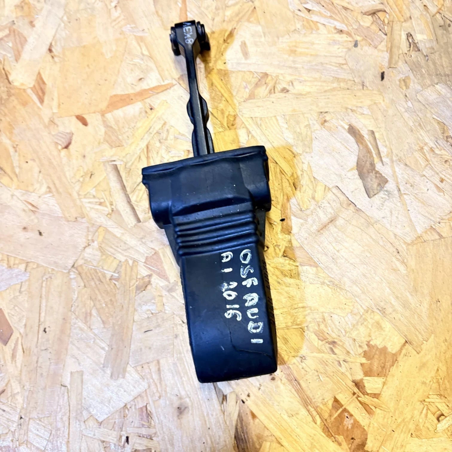 Audi Q5 8R Door Brake Stopper Check Strap Driver Front 8R0839249 2016