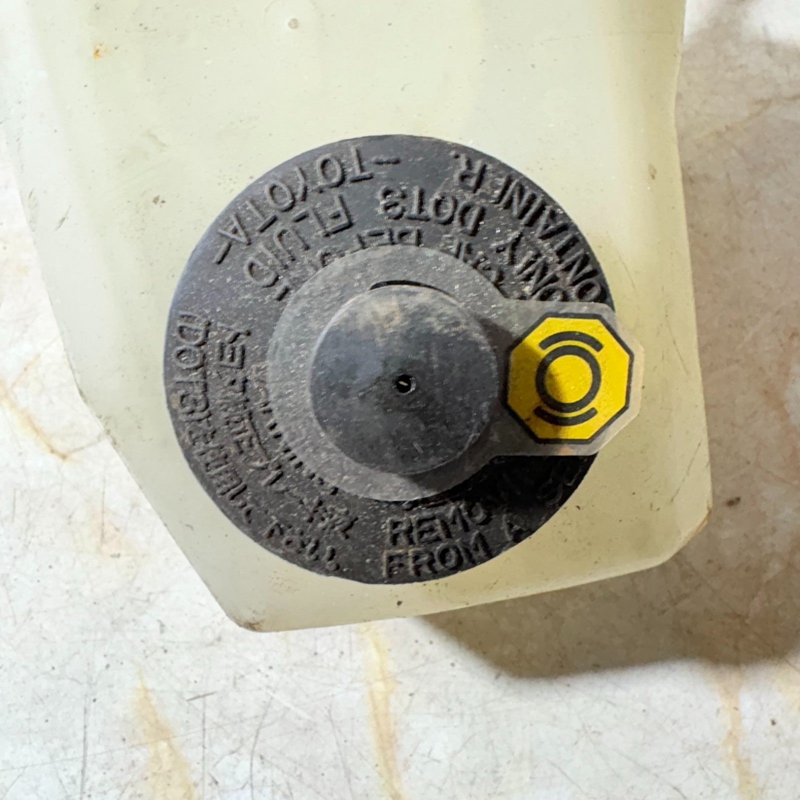 04-09 Toyota Prius Brake Fluid Reservoir Tank Bottle