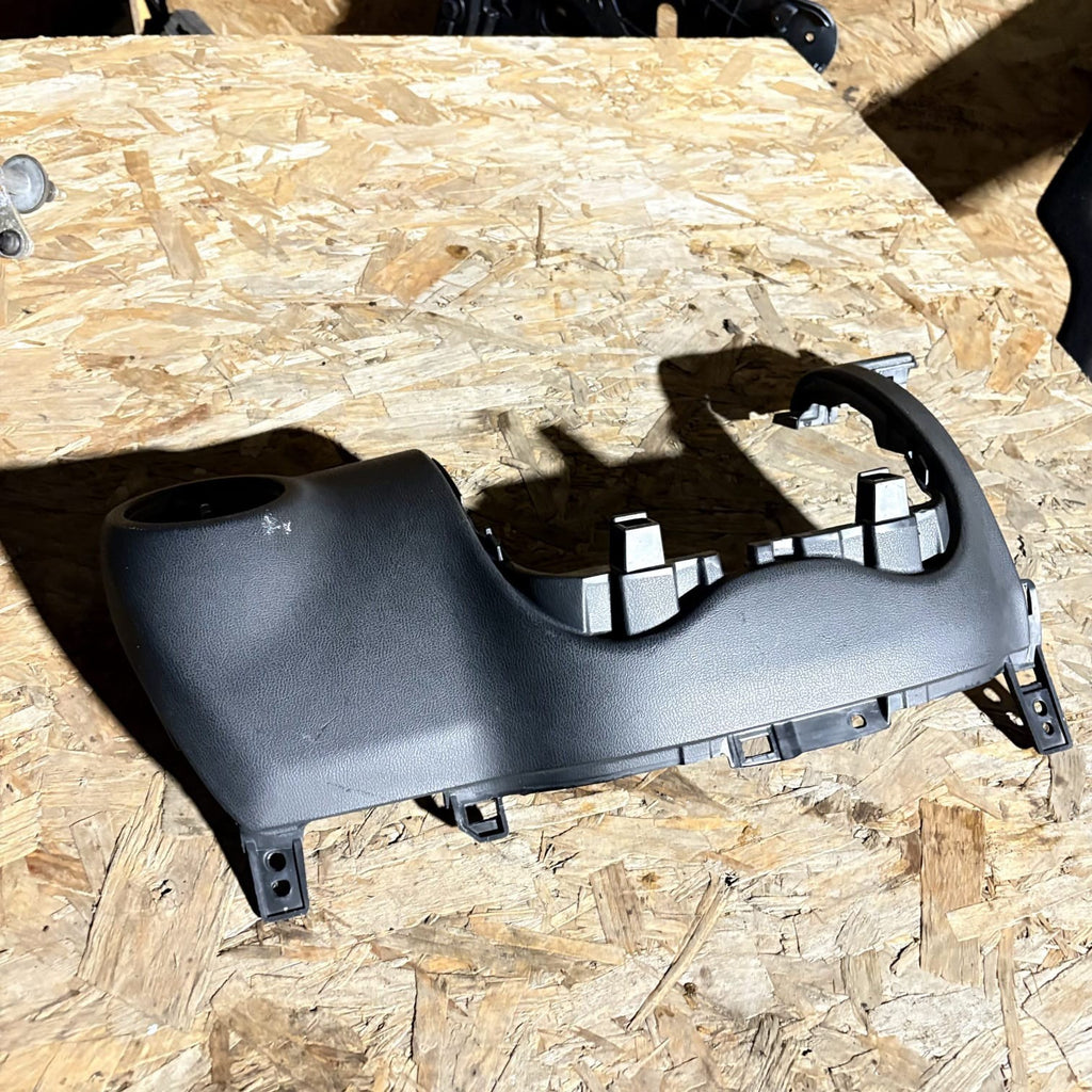 682009U000 Interior Nissan Note DE904308-06-2012