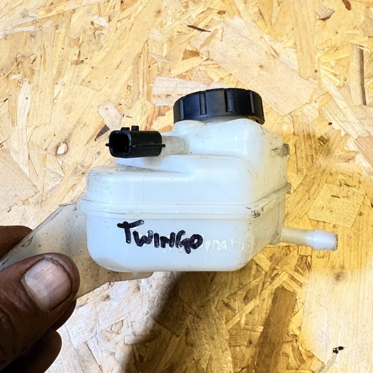 Renault Wind E4M Brake Fluid Reservoir 8200862403 1.10 Petrol 74kw 22318885