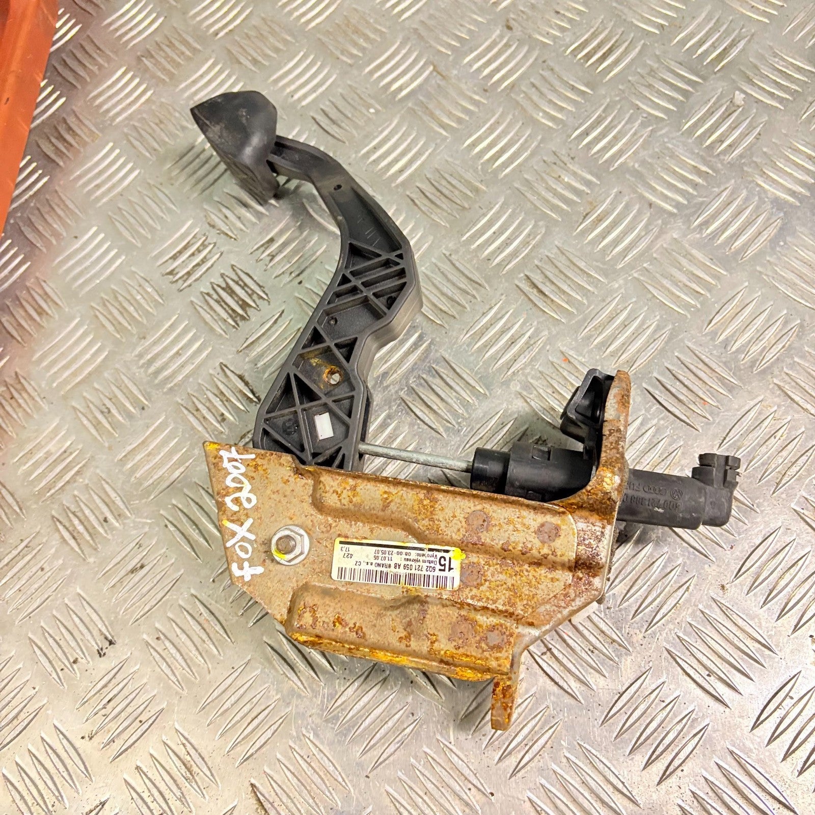 VW FOX Clutch Pedal 6Q2721059AB 2007