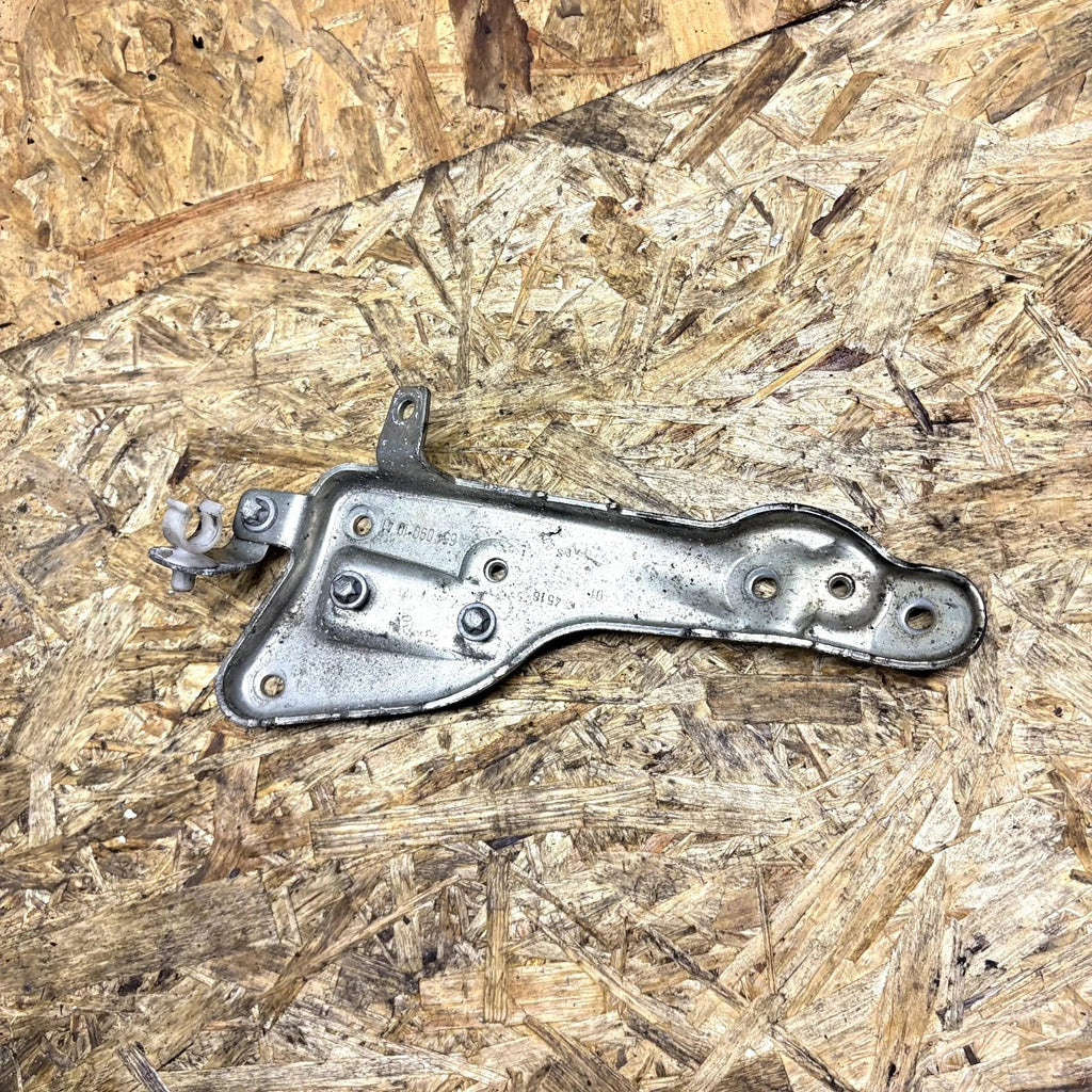 MERCEDES E-CLASS W212 C220 EGR VALVE MOUNT SUPPORT BRACKET A6510901041