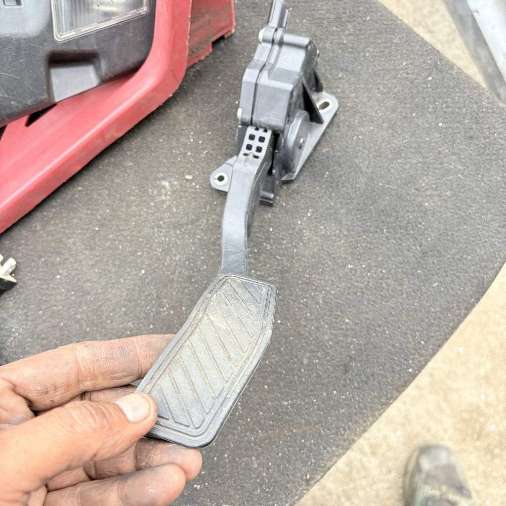 MAZDA 2 ACCELERATOR THROTTLE PEDAL 1.3 PETROL K4238-7400 (2013)