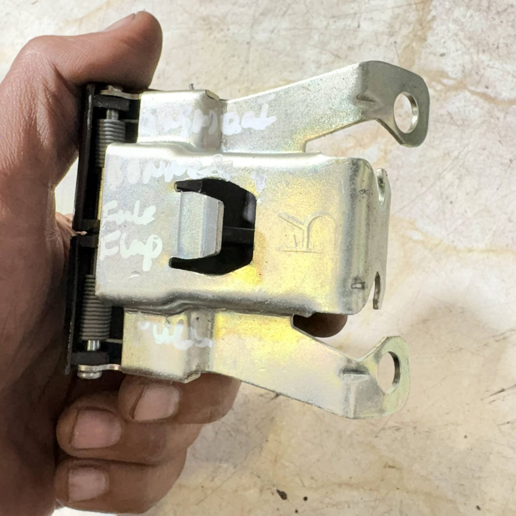 NISSAN JUKE 1.2T FUEL FLAP AND BONNET RELEASE HANDLE 153896821292