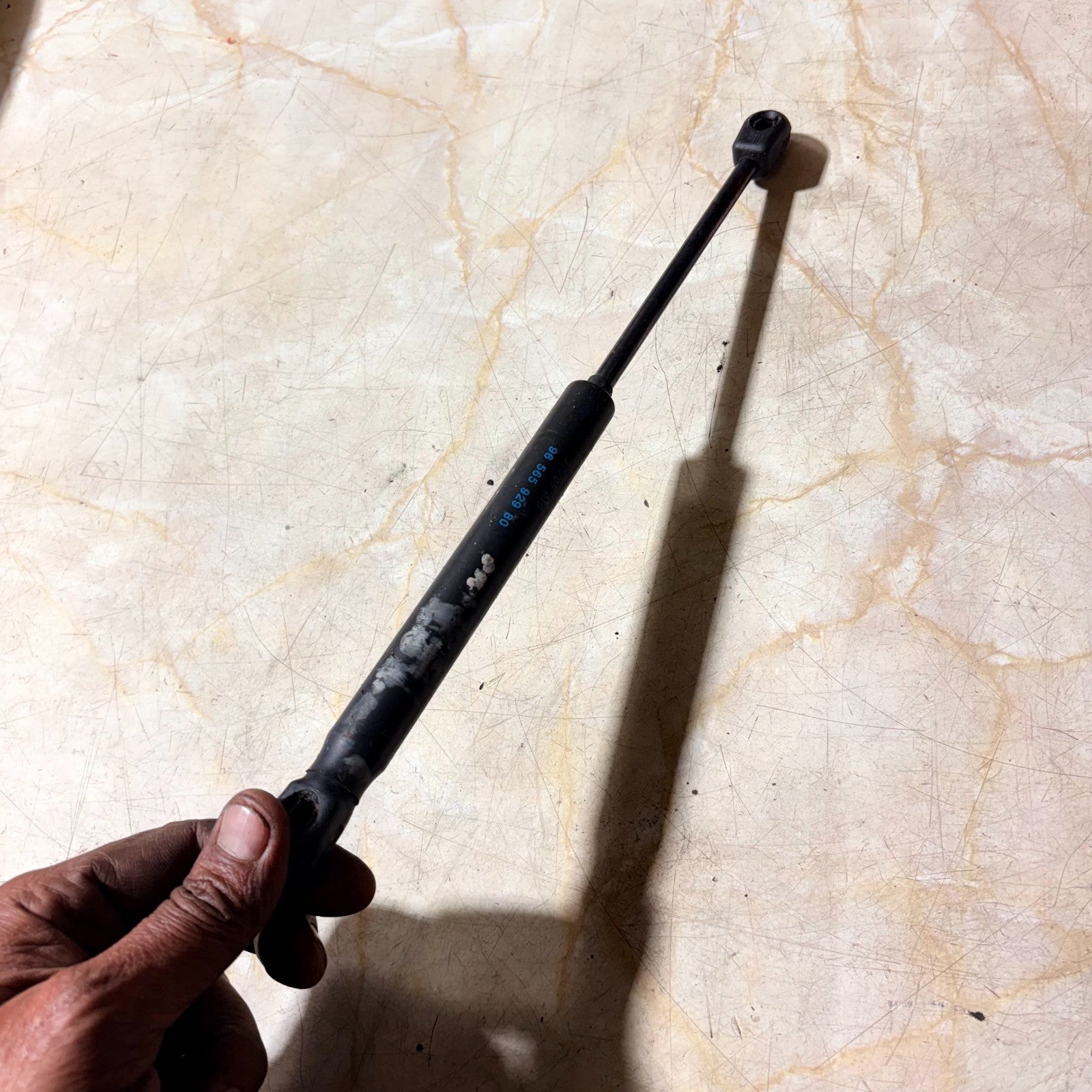 Peugeot 407 Saloon Rear Boot Lid Gas Strut Support 9656592980 8731K4 04-10
