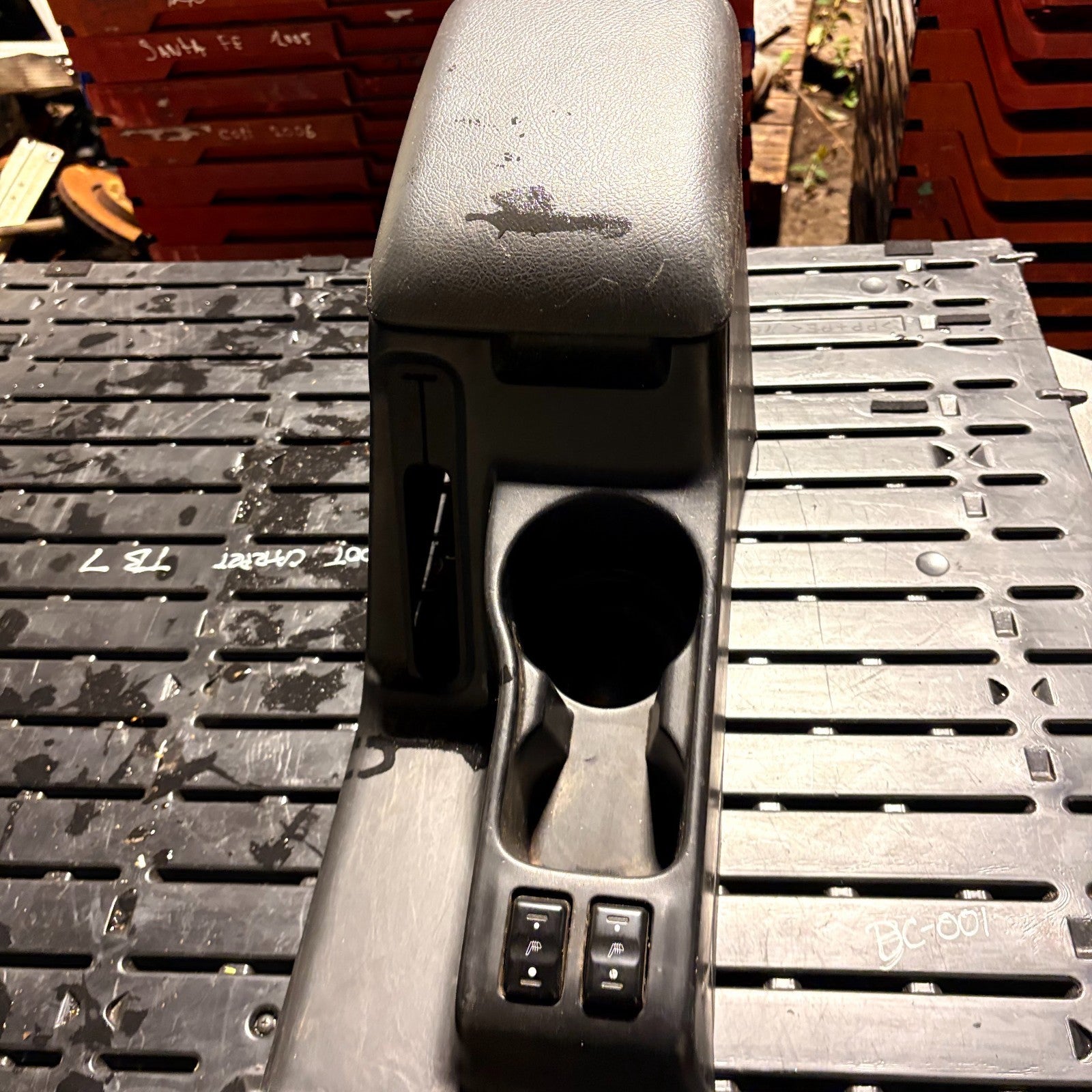 VAUXHALL OPEL FRONTERA B 2.2 DTI 1999-2004 CENTRE CONSOLE ARMREST CUP HOLDER