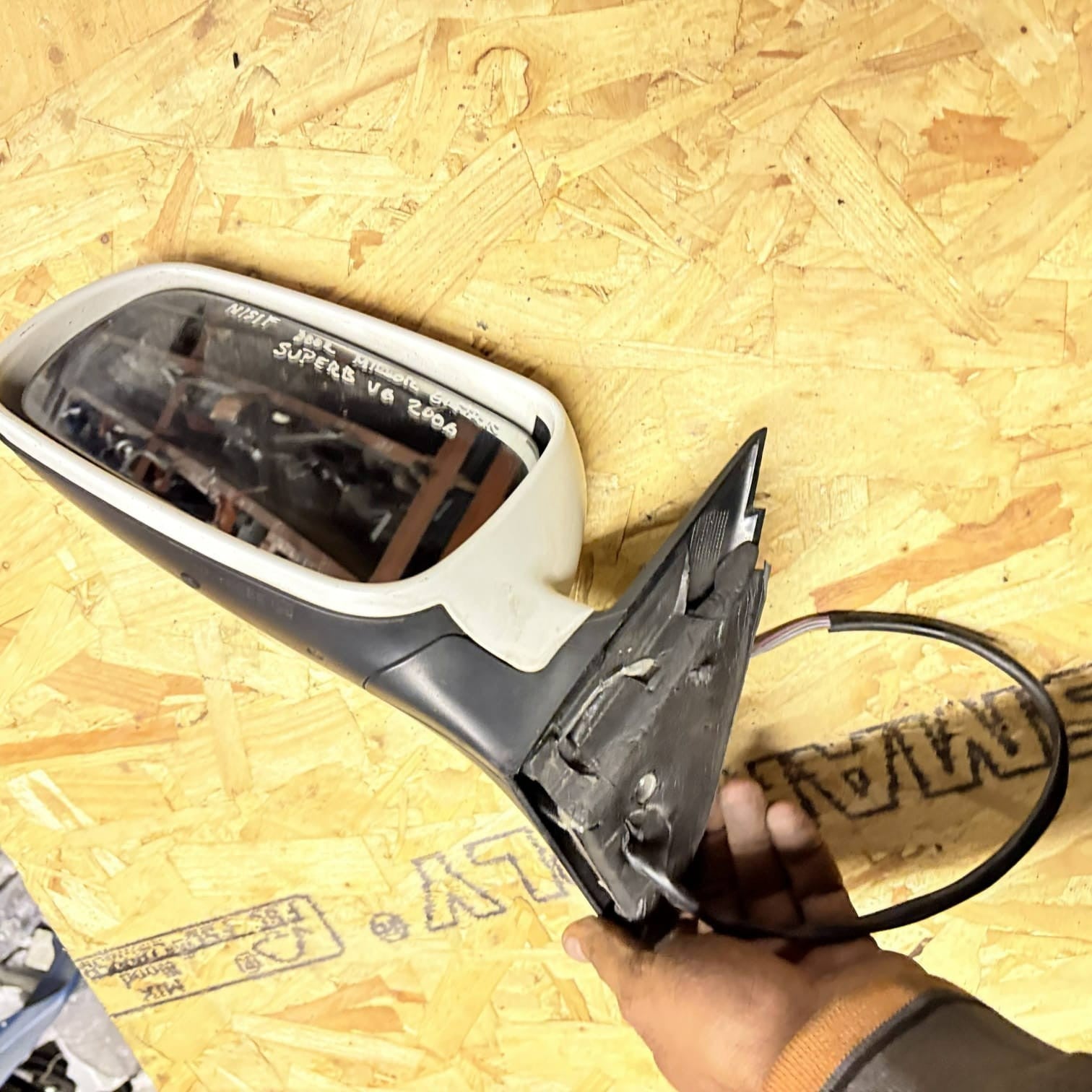 2006 VOLKSWAGEN PASSAT PASSENGER FRONT WING MIRROR E1020479
