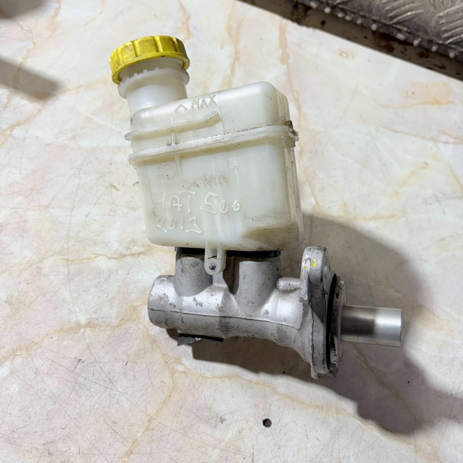 FIAT 500 BRAKE MASTER CYLINDER 32069666 HATCHBACK 2013