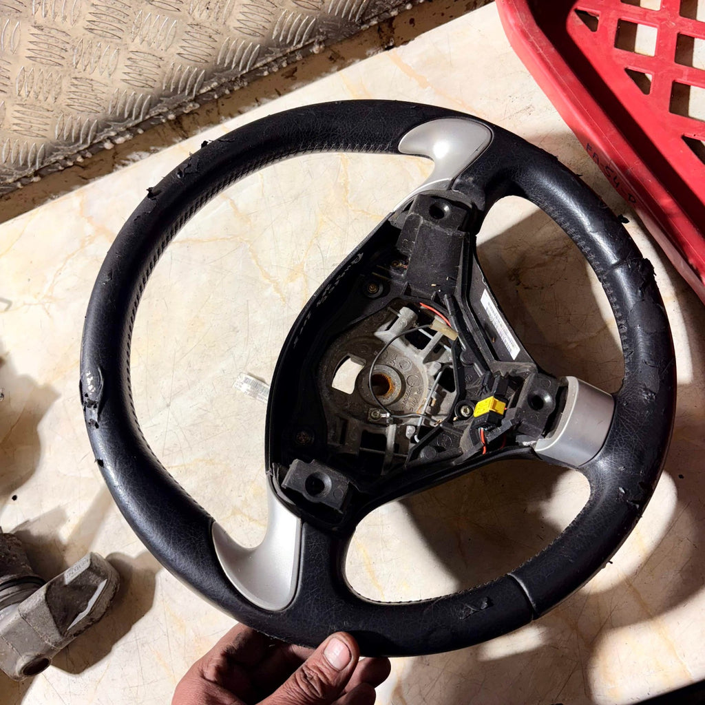 2008 Peugeot 307 Steering Wheel 3-Spoke Black/Silver SV-3503505 2 RHD