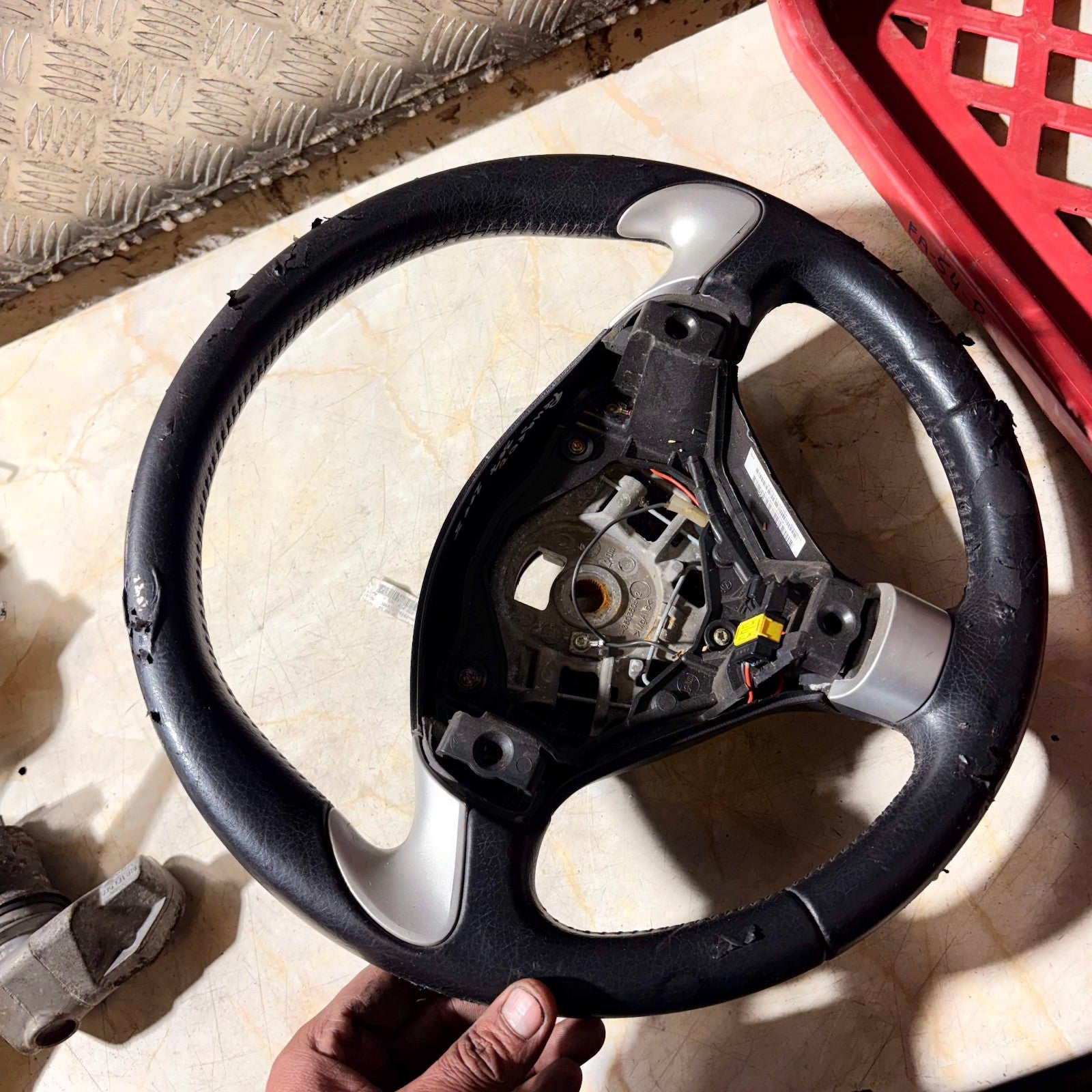 2008 Peugeot 307 Steering Wheel 3-Spoke Black/Silver SV-3503505 2 RHD