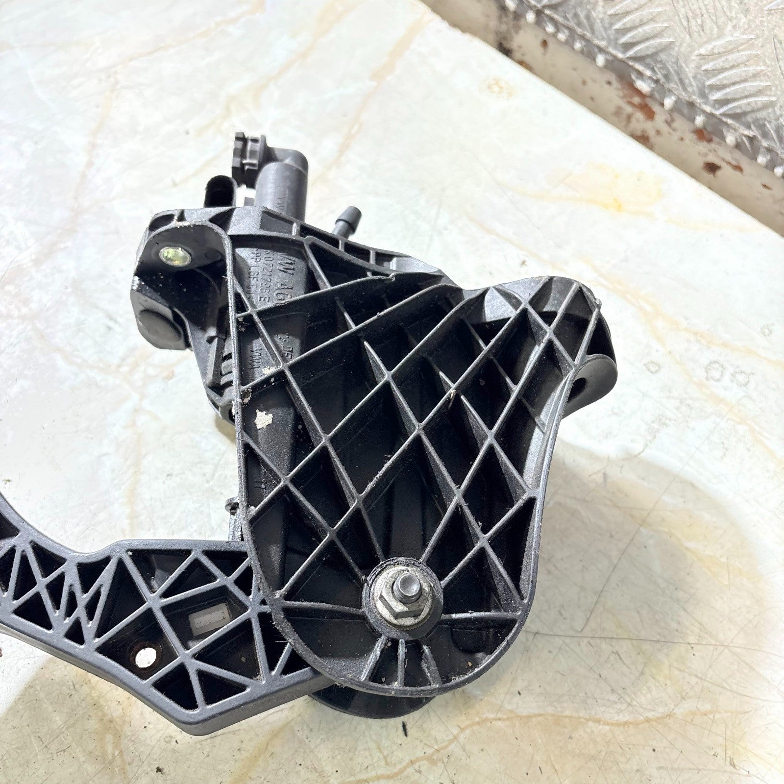 Seat Toledo MK3 5P 2.0TDi 103kW 2007 Diesel RHD Clutch pedal assembly 1K0721796E