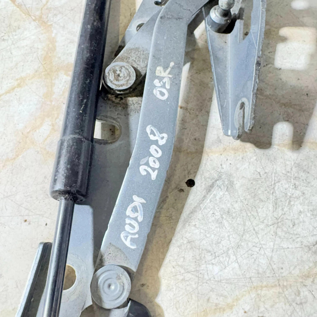 Audi A4/S4 B6/B7 2002-2008 RS4 2007-2008 Boot Lid Hinge OSR Gas Strut 8E5827302G