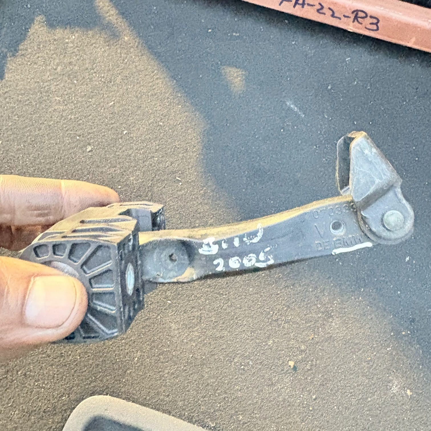 BMW 1 Series E87 5 Door 2004-2011 Front Door Check Strap Door Brake 51217176809