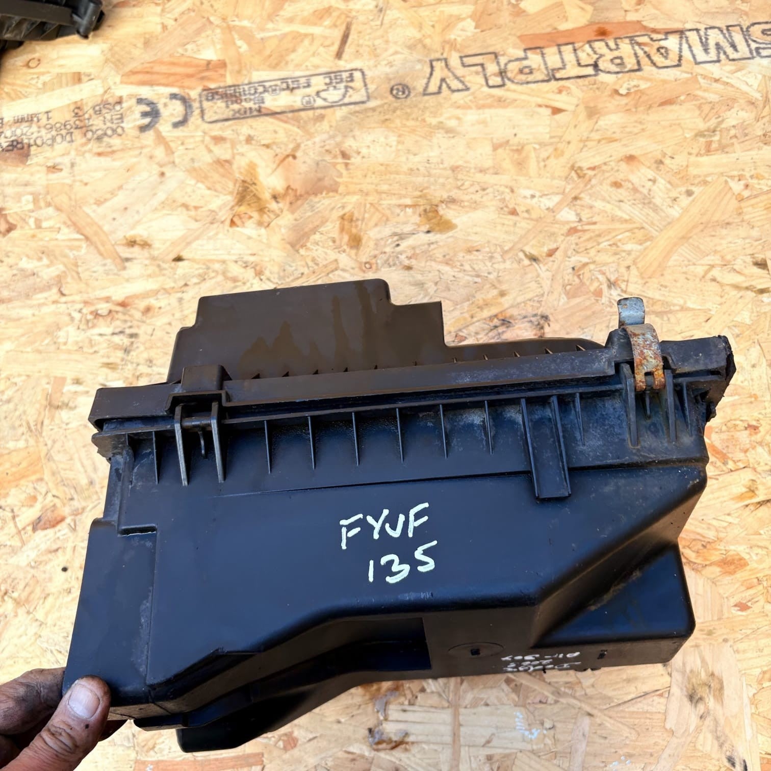 DODGE NEON STRATUS 2000-2005 AIR FILTER BOX INTAKE HOUSING 04891820AB