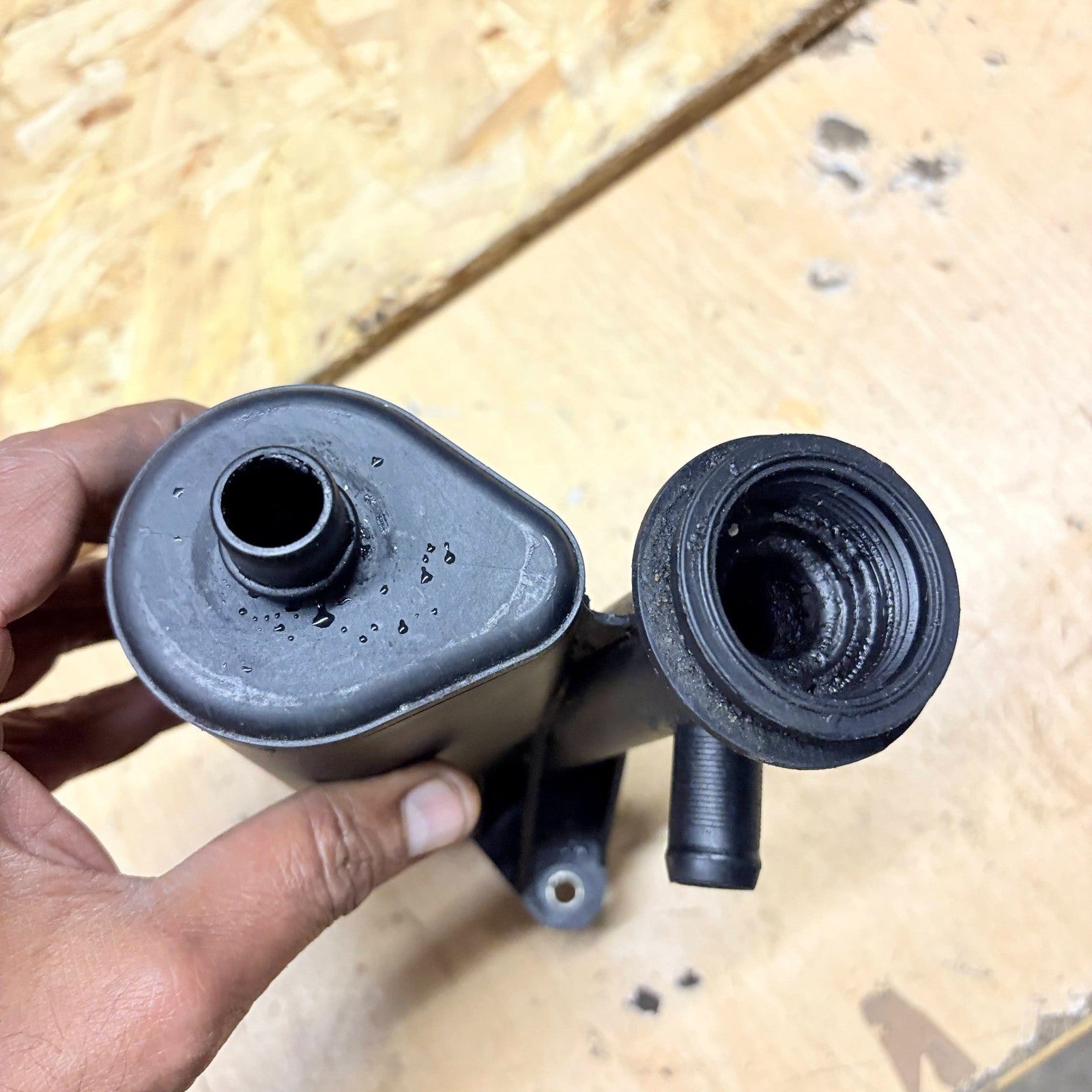 2001-2006 VAUXHALL VIVARO RENAULT TRAFIC 1.9 DCI OIL BREATHER SEPERATOR VALVE