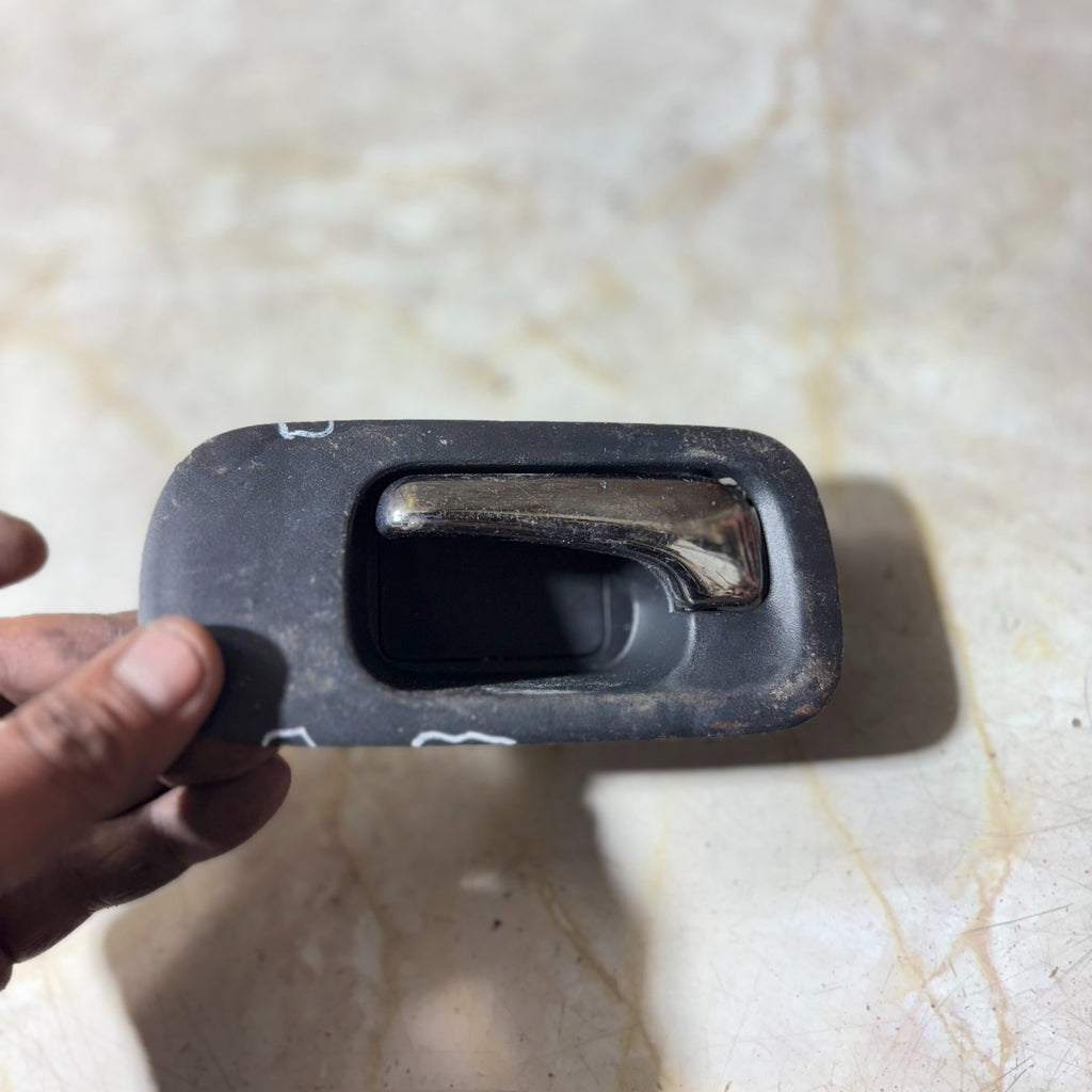HONDA CR-V 2005 PASSENGER FRONT LEFT SIDE INNER DOOR HANDLE
