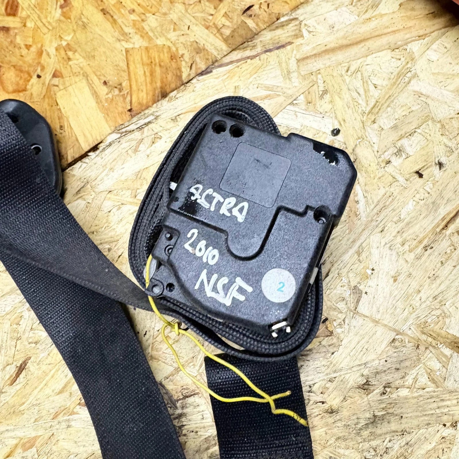 Vauxhall Astra H TwinTop 05-10 Left Seat Belt Retractor 13188897 33060205