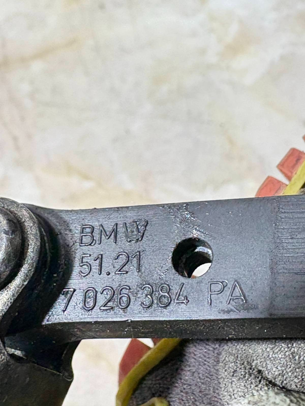 BMW DOOR CHECK STOPPER STRAP HINGE 7026 384 PA
