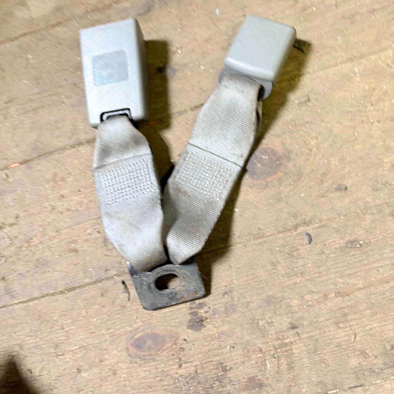 1FR741DAAB Right Rear Seatbelt Hitch for DODGE CALIBER