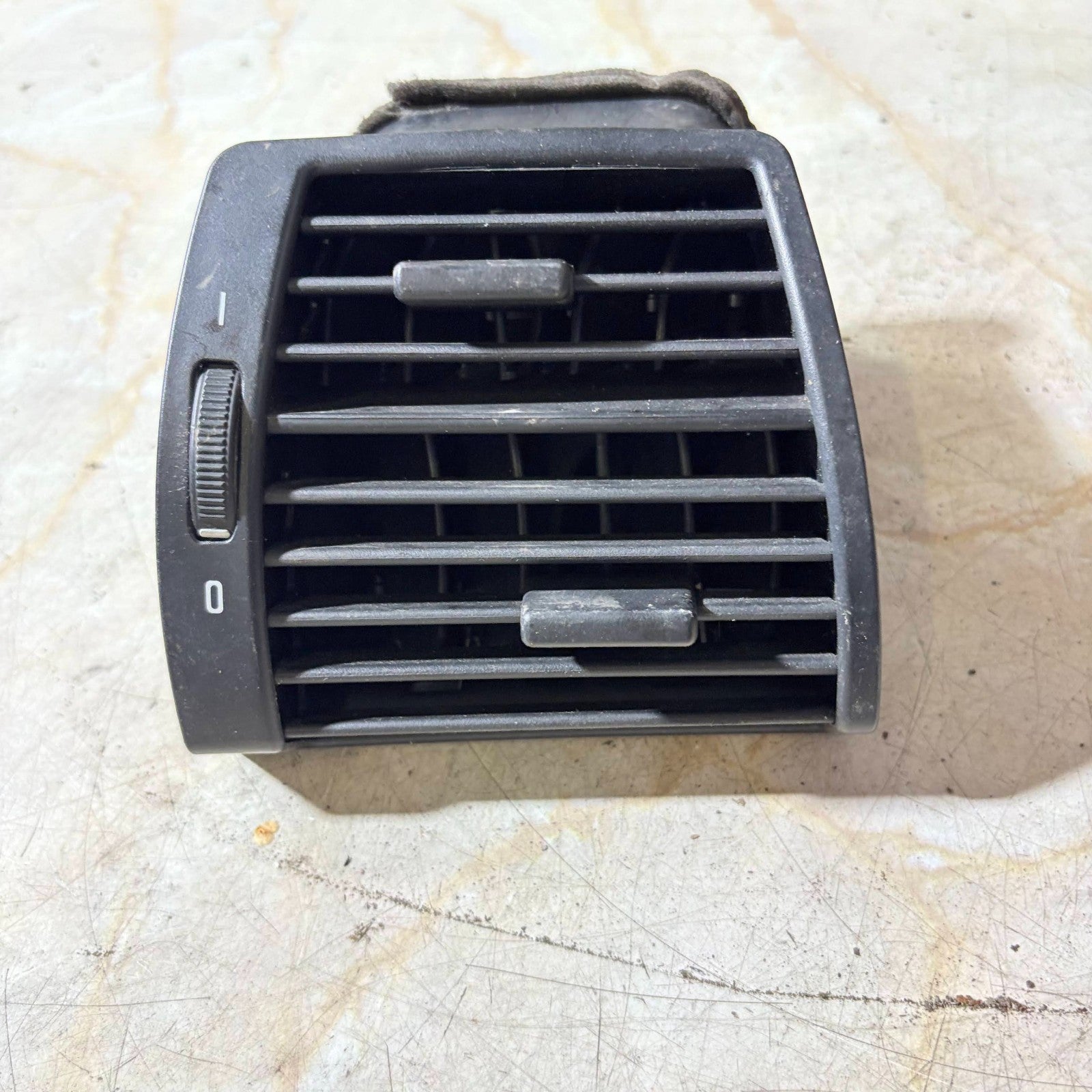 BMW 2000-2006 X5 DRIVER'S AIR VENT DASH HEATER VENT FRESH AIR GRILLE