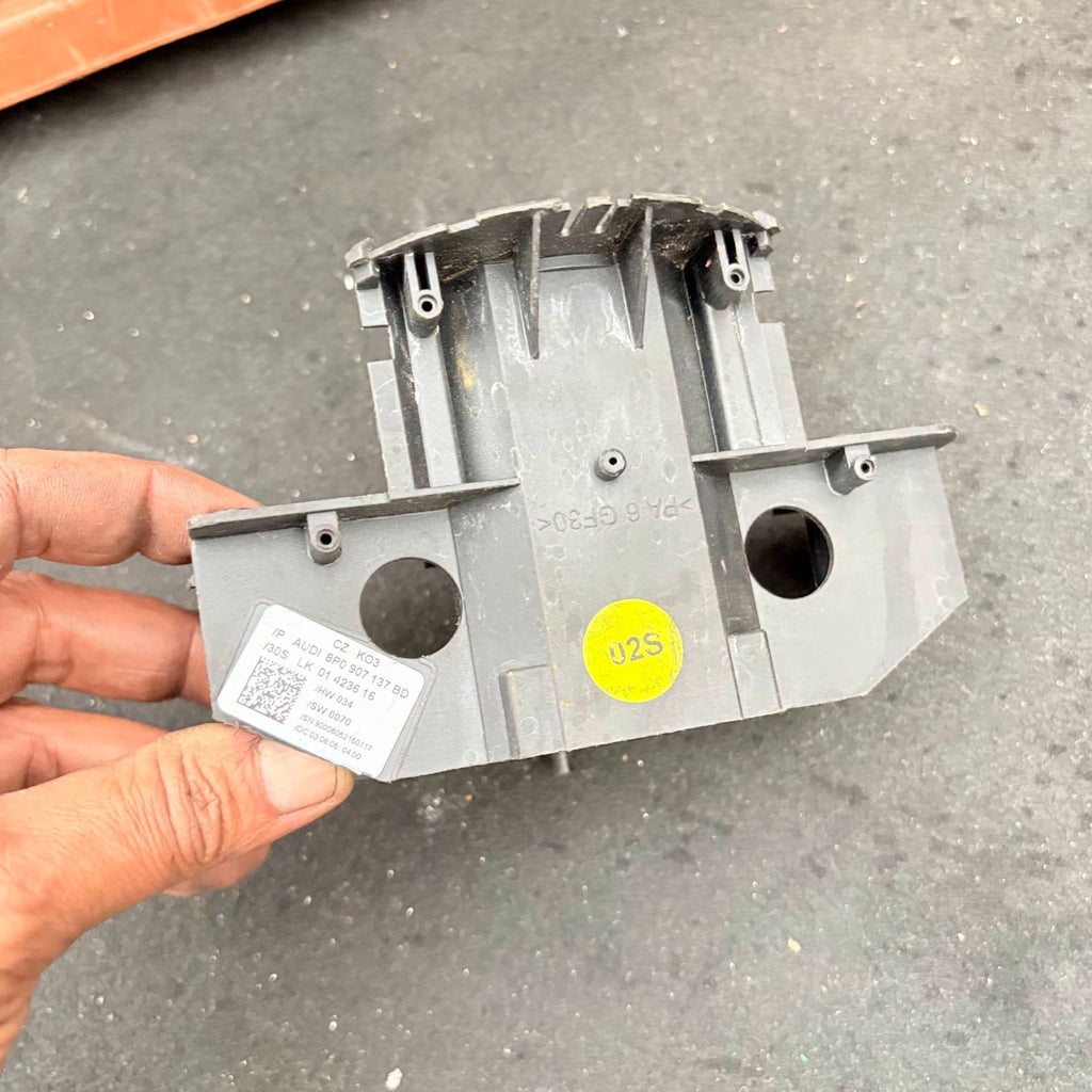 8P0907137 DECORATIVE MOULDING FOR AUDI A3 SPORTBACK 8PA 2.0 TDI