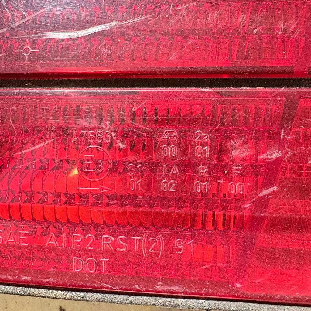 BMW E36 3 Series 320 Rear Right Tail Light Lamp 29548012