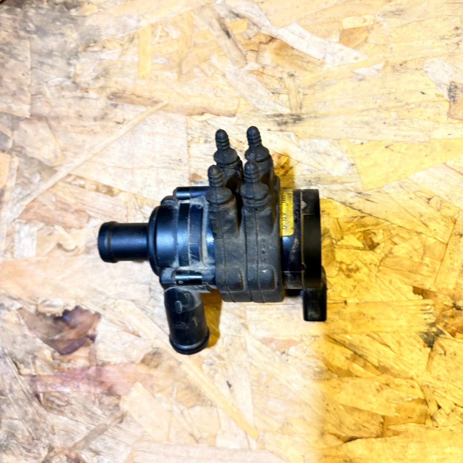 Porsche Cayennel Auxiliary Water Pump 2008