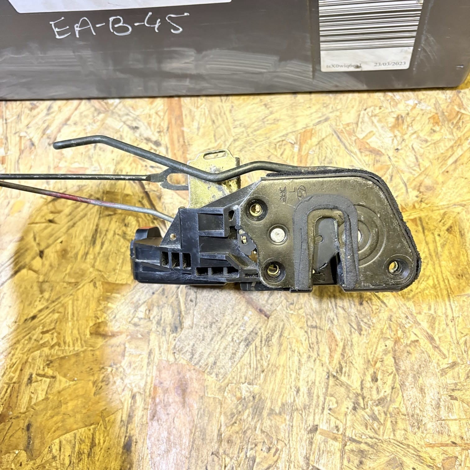 Hyundai Terracan 2004 Front Left Door Lock Latch Actuator LH N/S Passenger Side