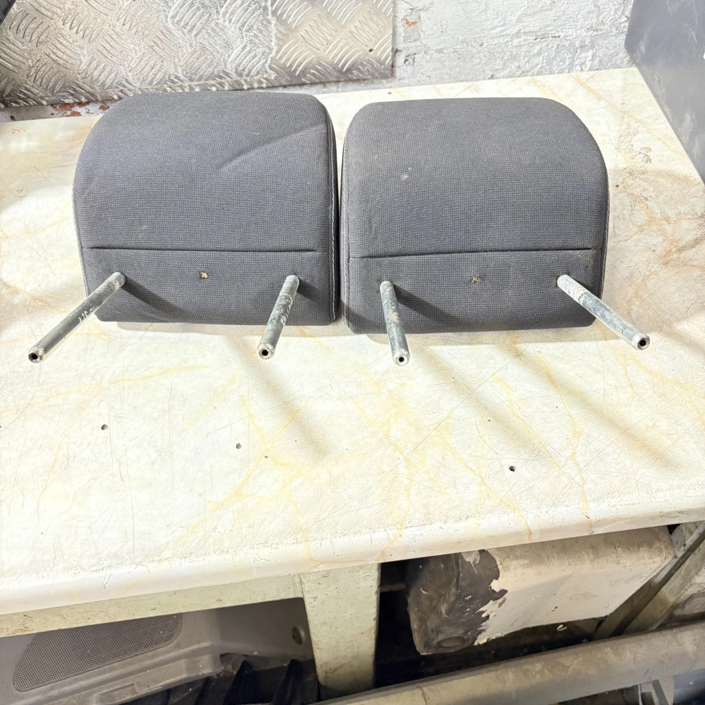 Ford Focus MK2 2005-2010 Front Seat Headrests Pair LH RH Grey Cloth