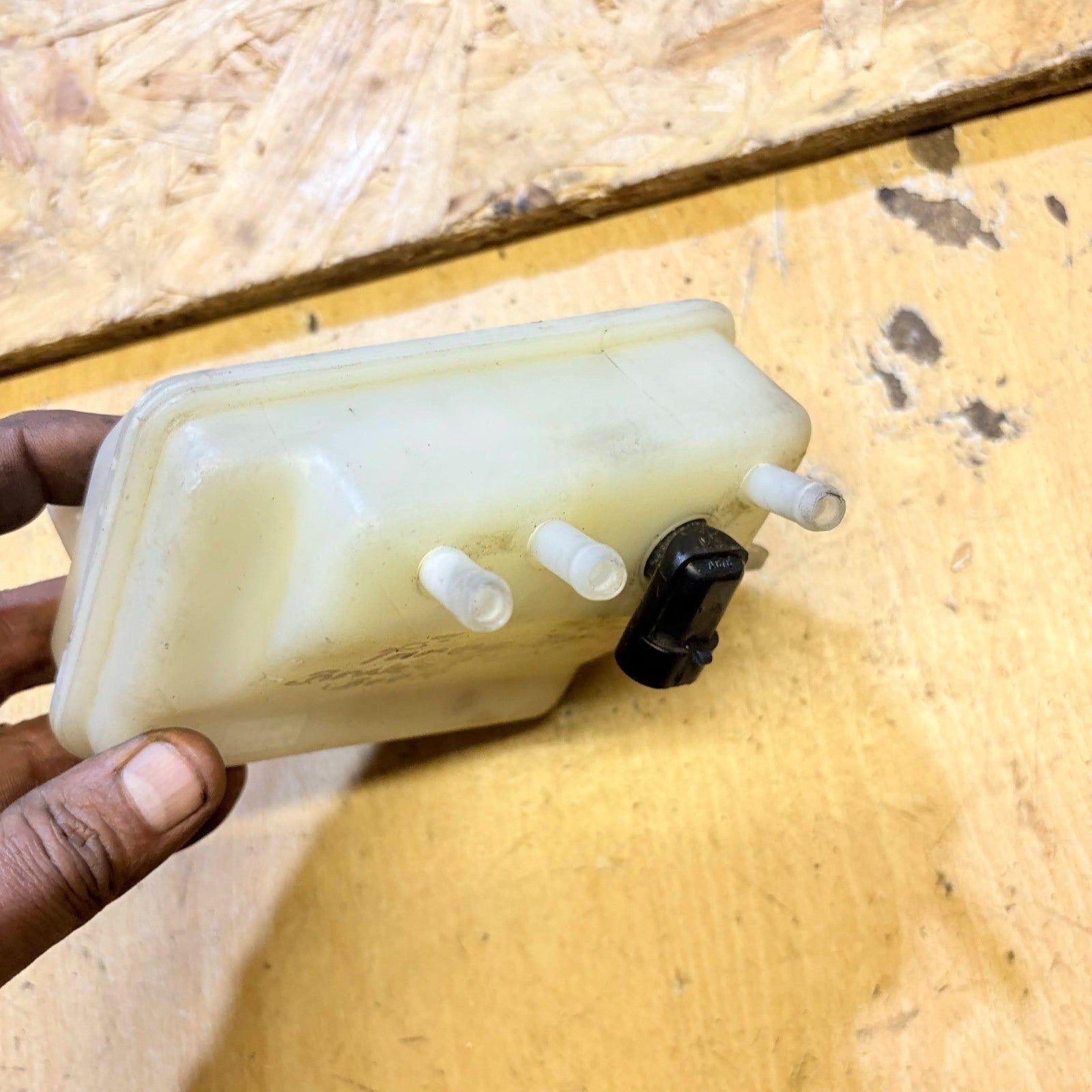 FIAT PUNTO 2004 BRAKE FLUID RESERVOIR TANK BOTTLE