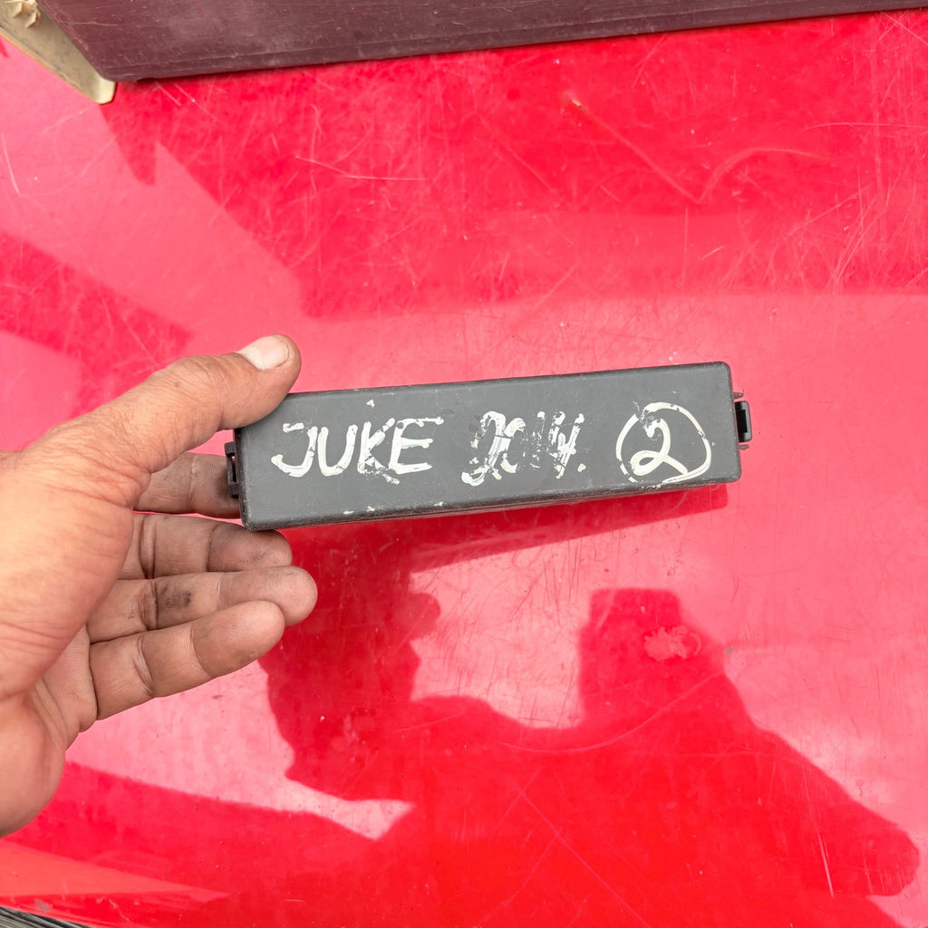 NISSAN JUKE ENGINE BAY FUSE BOX LID COVER
