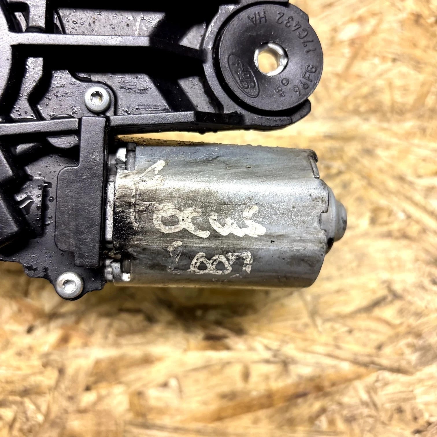 30763683rear windscreen wiper motor for VOLVO V50 FAMILIAR2.0DIESEL 1168576 2007